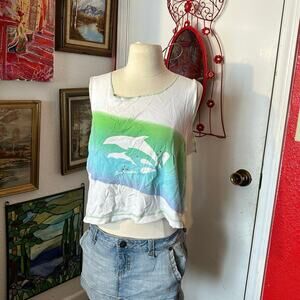 sea world blue green white graphic tank top